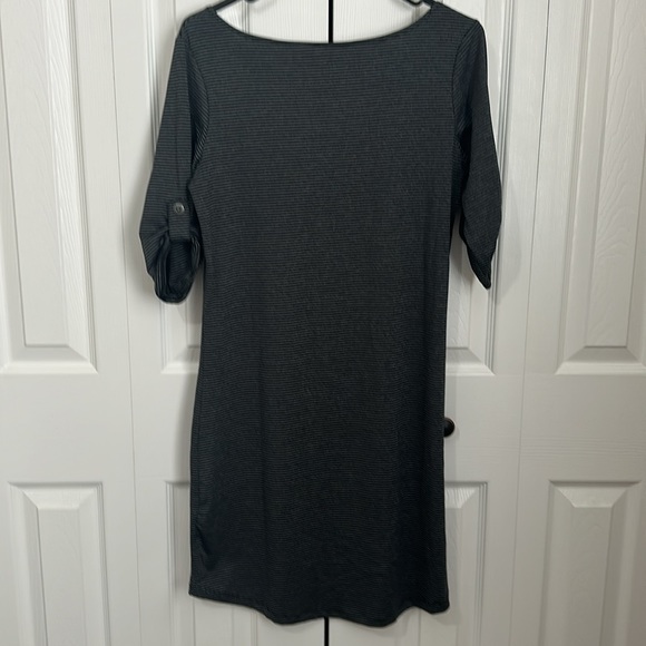 Dress - Picture 3 of 5